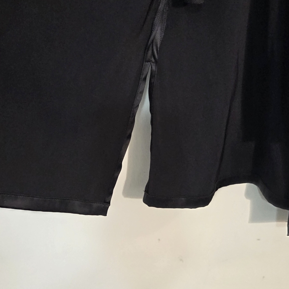 Victoria's Secret Robe - Picture 6 of 11